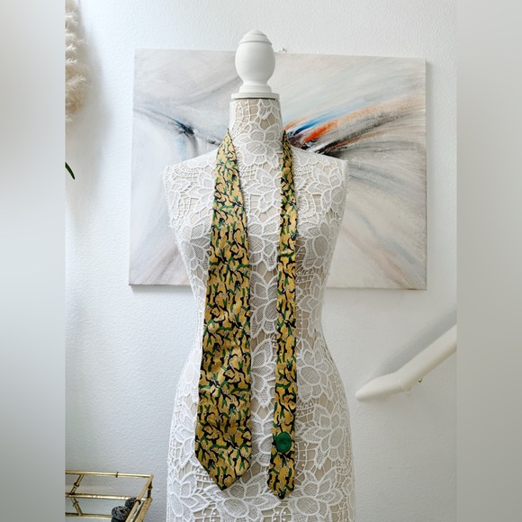 Authentic Dior Tie - Picture 5 of 14